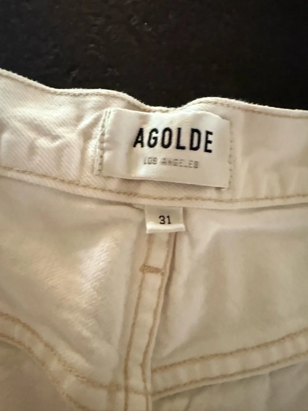 Agolde women’s white denim shorts, size 31 - Picture 8 of 8